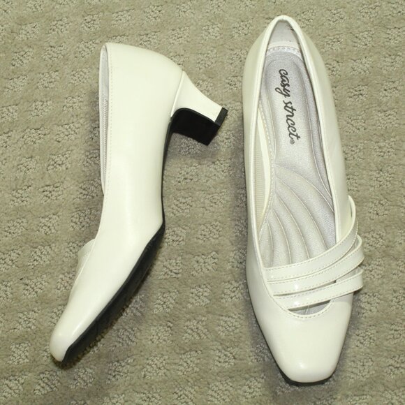 NWOT Easy Street Women's Size 5.5 White 1.75" Block Heel - Picture 1 of 6